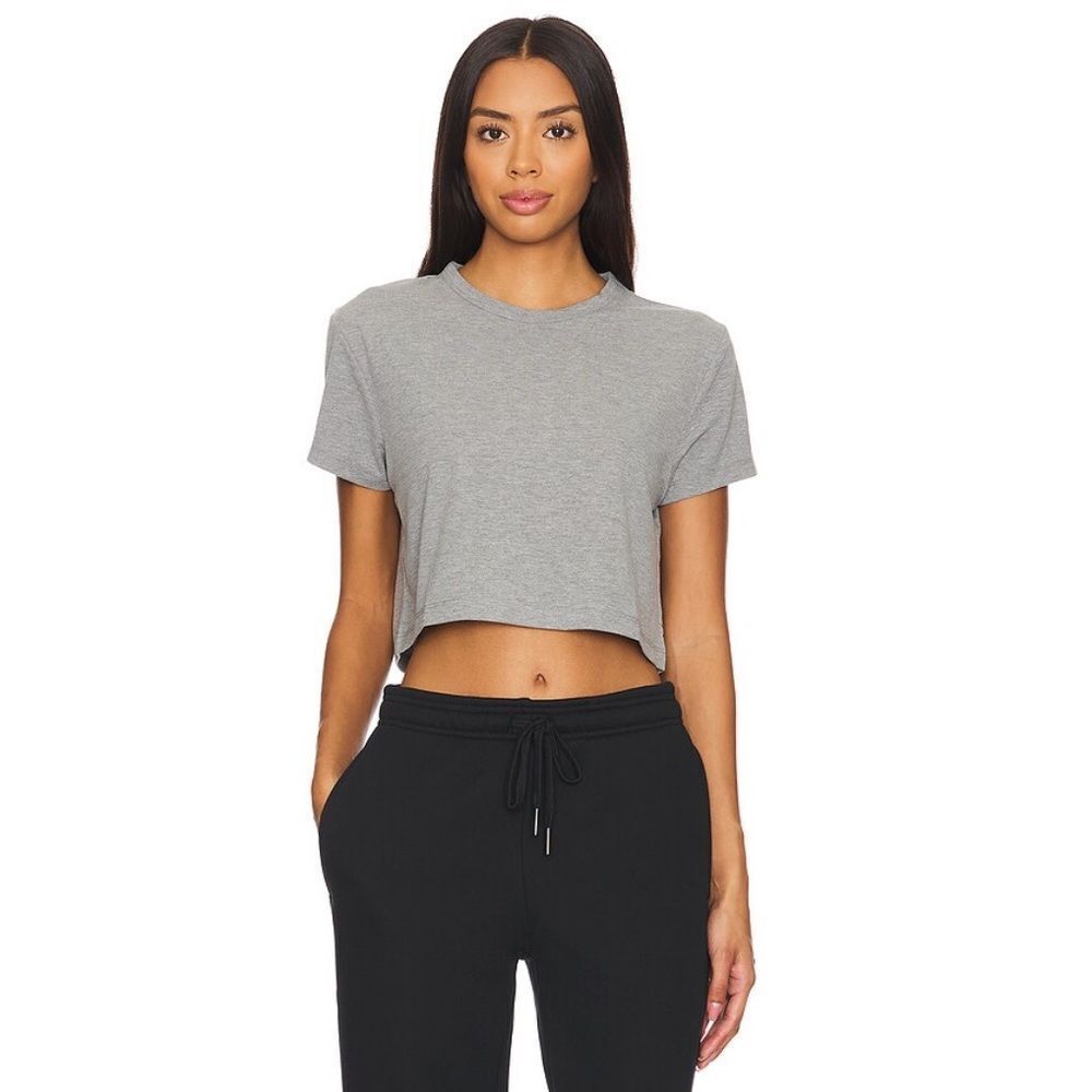 NWOT CUTS Almost Friday Cropped Tee Heather Grey Women’s Size Small